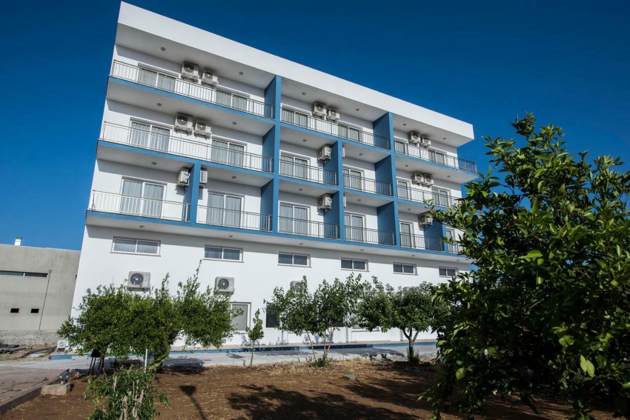 Deniz Airport Suites Nicosia Buitenkant foto